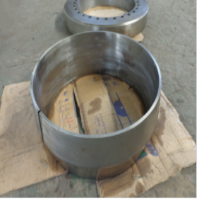 Roller press coupling